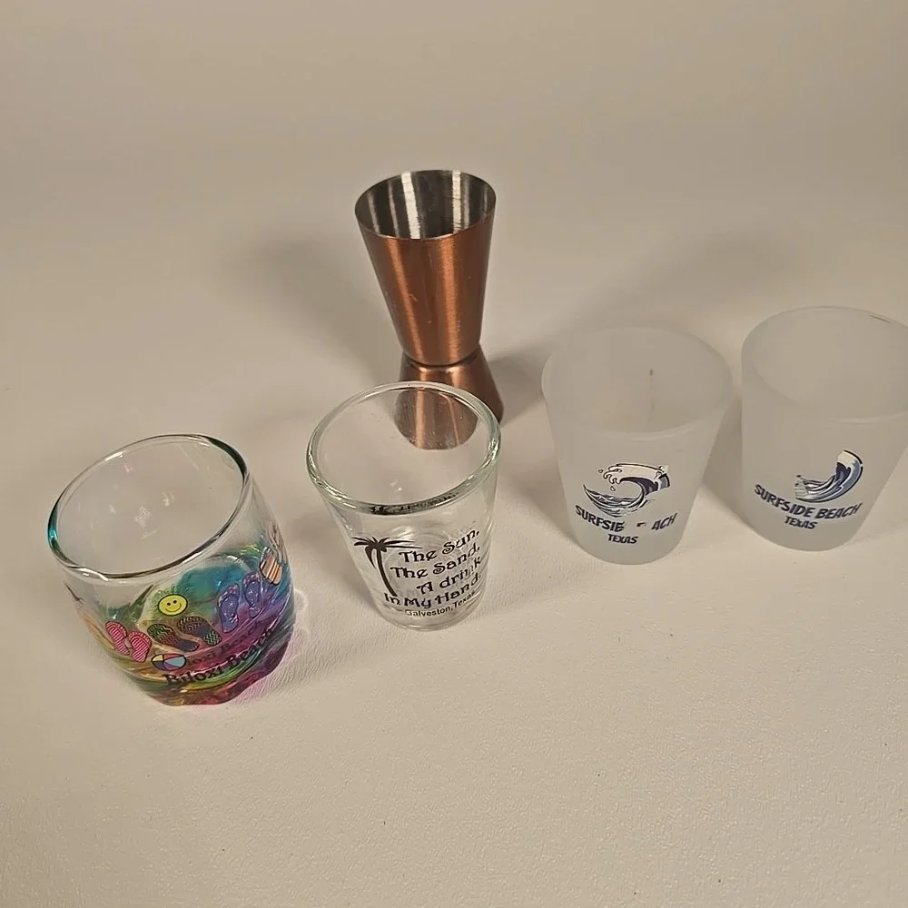 4 Assorted Shot‎ Glasses & 1 X 1.5 Oz Jigger Bar Starters Beach Theme